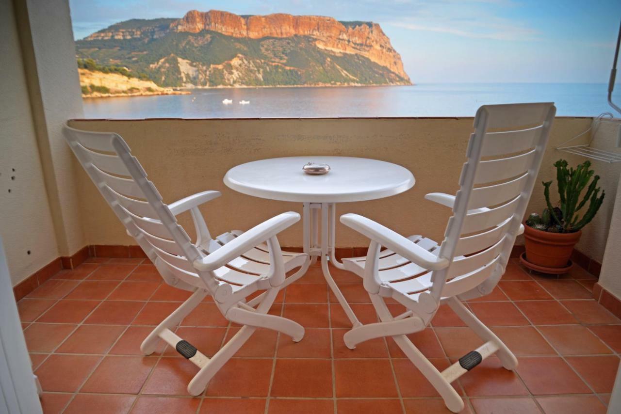Le Chant Des Vagues * Cassis